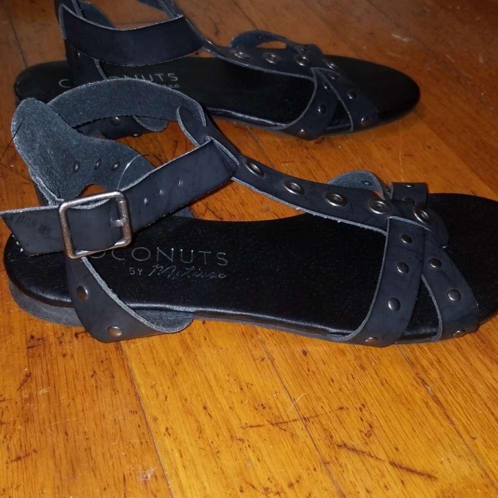 Sandals - Picture 2 of 2